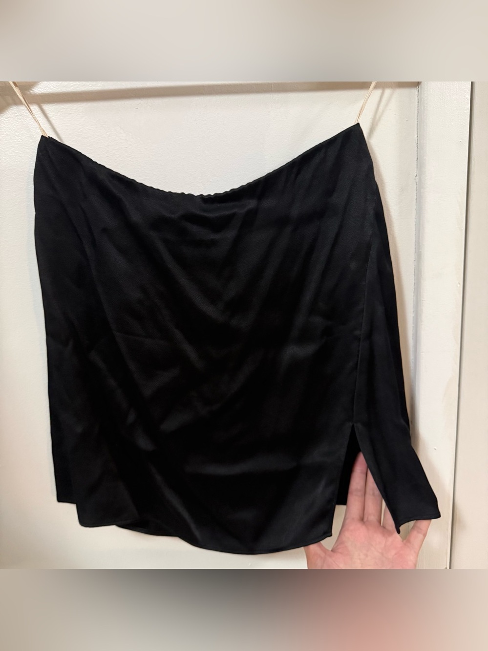 Aritzia Wilfred Black satin mini skirt